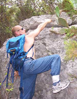 climbing a bitty crag in TX.  Photo by Bet Zimmerman